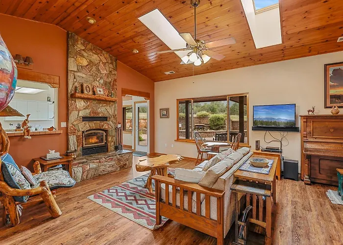 Bunnyland Panoramic Mt. Views Fantastic Backyard Patio Scenic Location In Holiday home *