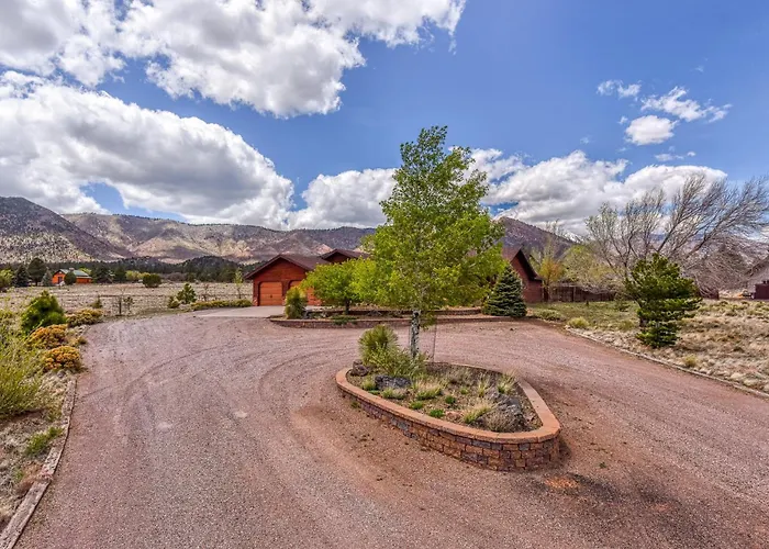 Bunnyland Panoramic Mt. Views Fantastic Backyard Patio Scenic Location In * Flagstaff