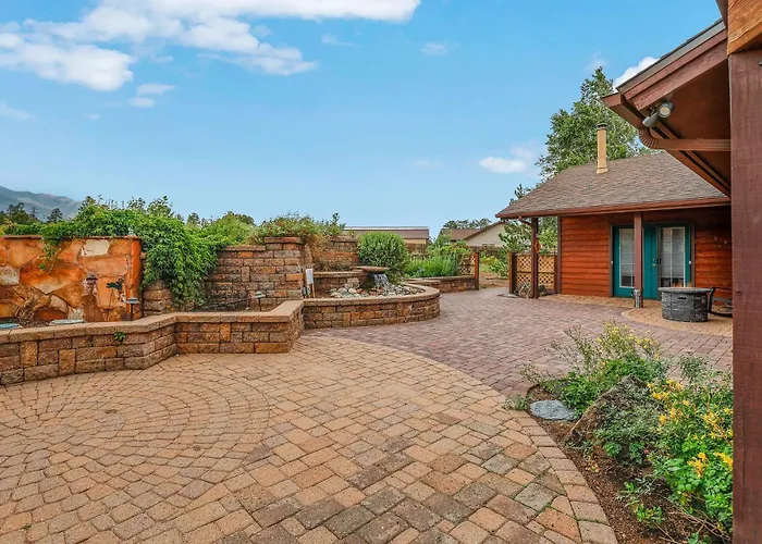 Bunnyland Panoramic Mt. Views Fantastic Backyard Patio Scenic Location In *