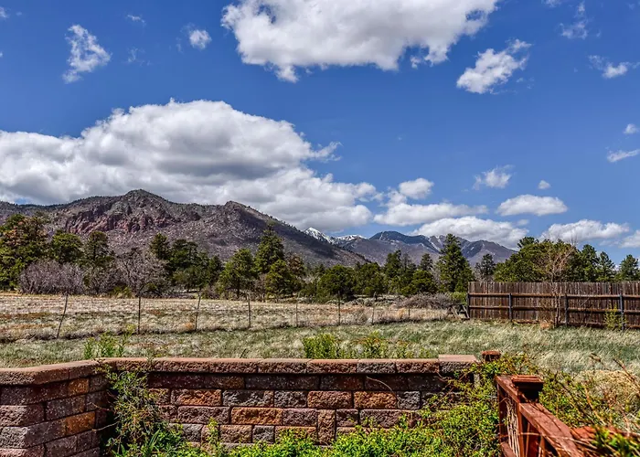 Bunnyland Panoramic Mt. Views Fantastic Backyard Patio Scenic Location In Flagstaff
