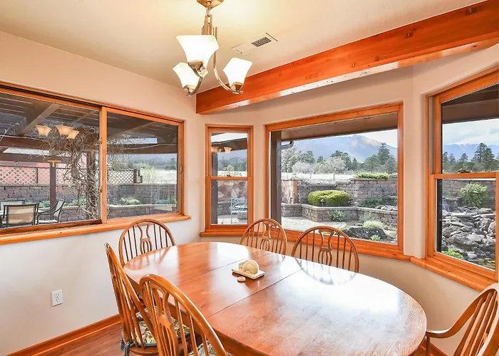 Holiday home Bunnyland Panoramic Mt. Views Fantastic Backyard Patio Scenic Location In