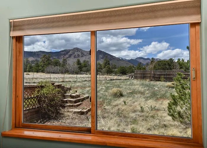 Bunnyland Panoramic Mt. Views Fantastic Backyard Patio Scenic Location In Holiday home
