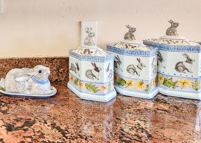 Bunnyland Panoramic Mt. Views Fantastic Backyard Patio Scenic Location In *