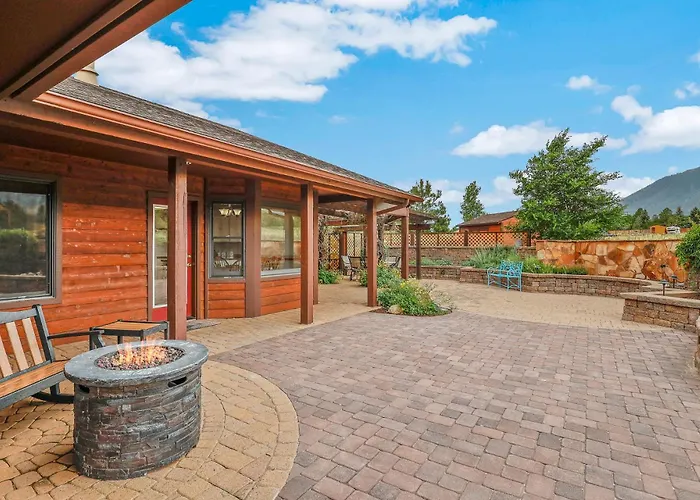Bunnyland Panoramic Mt. Views Fantastic Backyard Patio Scenic Location In Holiday home *