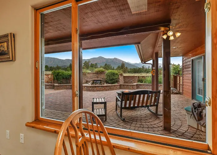 Bunnyland Panoramic Mt. Views Fantastic Backyard Patio Scenic Location In Holiday home *